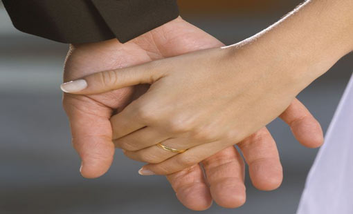 أسعد زوجتك بالثناء والكلمة الطيبة