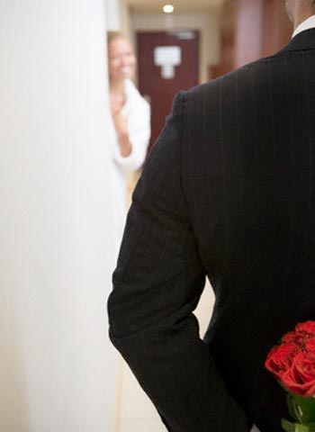 25 نصيحة تملكين بها قلب زوجك