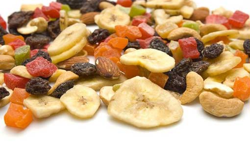 حسنات وسيئات الفواكه المجففة