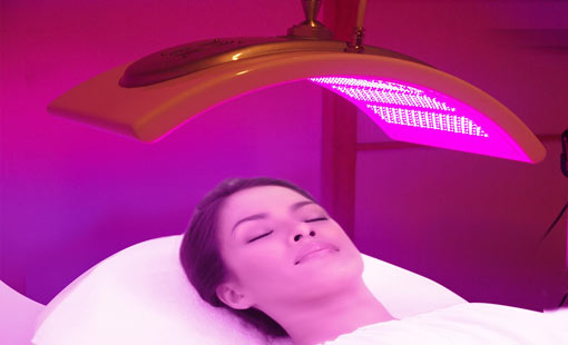 معالجة ضوئية تخلصك من مشاكل البشرة