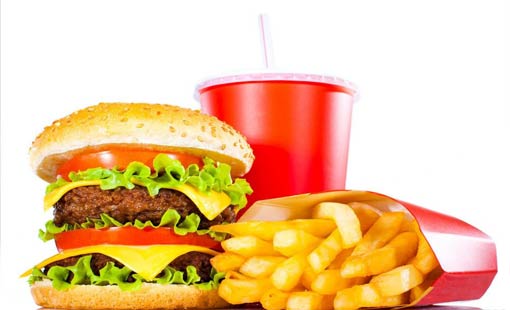 إعلانات الطعام تزيد من وزن المرأة!