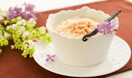 أرز بالحليب مع دبس التمر