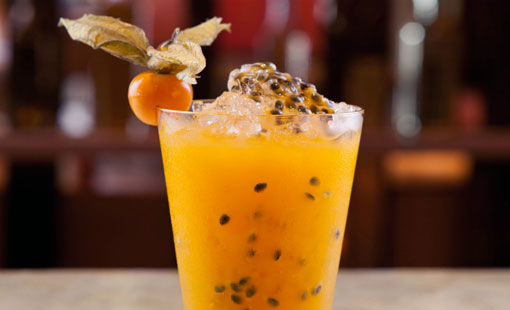 كوكتيل المانجو وفاكهة الحب