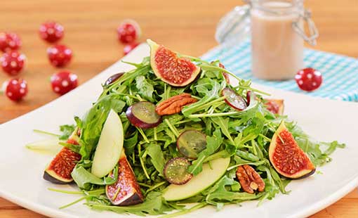 سلطة التين وجبن الـ«روكفور» والفستق