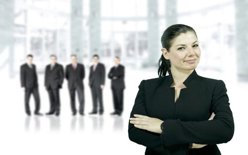 المرأة القوية.. من هي؟