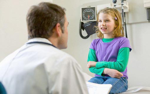 كيف تكتشف إصابة طفلك بالإمساك؟