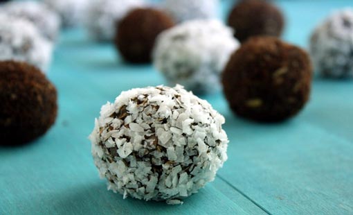 كيك شوكولاتة مع ترافل