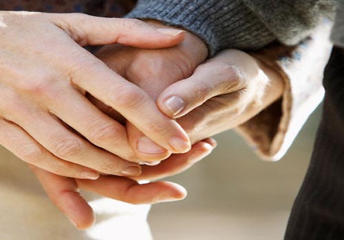 لماذا تحب النساء الرجل الخجول؟