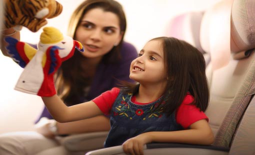 سفر آمن بالطائرة.. تحدي لأطفالنا