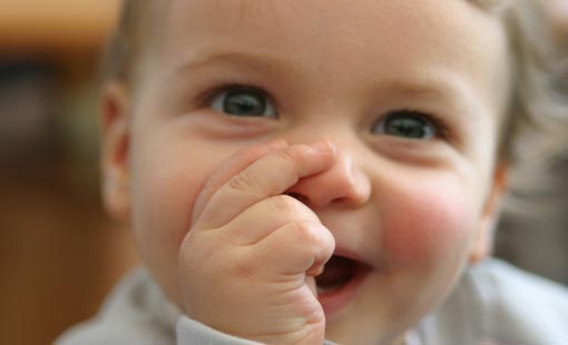 كيف يتخلص طفلك من عاداته السيئة؟