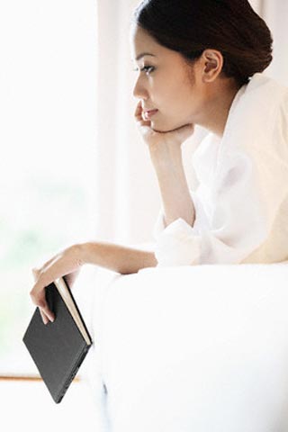 يطالب بالخصوصية ويطالع رسائلي