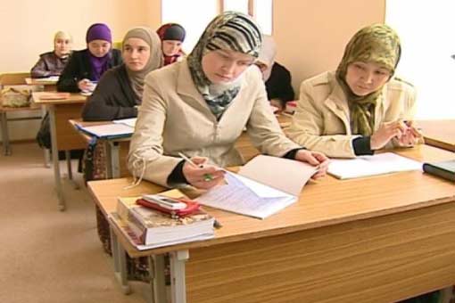 المدونة بين التنصيص والتطبيق