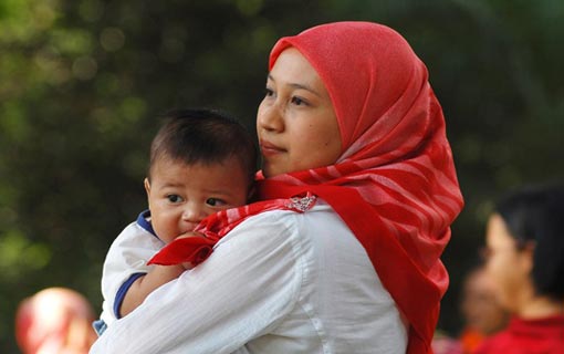 المرأة ينبوع الخير والهدى