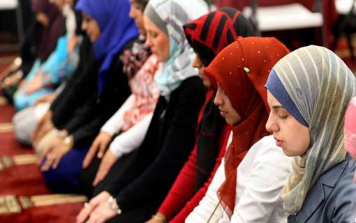 كرامة المرأة في احتشامها وعفتها