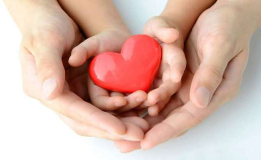 طفل مكتفٍ عاطفياً.. شاب متوازن الشخصية