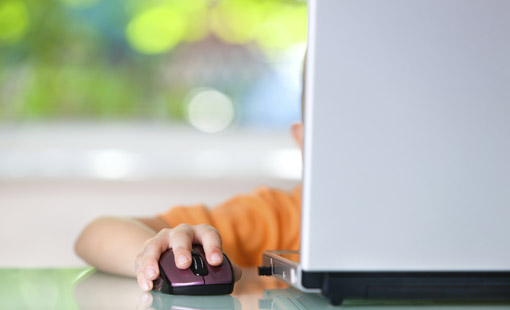 الأطفال وعالم التكنولوجيا