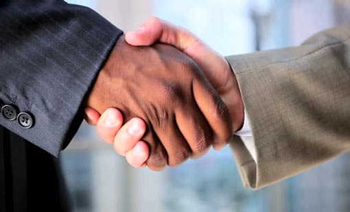 هل تتقنون فن التواصل مع الآخرين؟