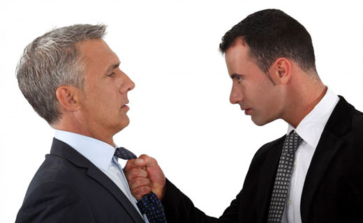 عادات تجعلك مكروهاً في محيط العمل