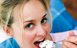 الآيس كريم يضعف فيروس الإنفلونزا