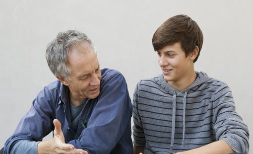 وسائل الأسرة في تربية المراهق