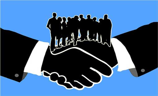 موقع الفرد على المسرح الاجتماعي