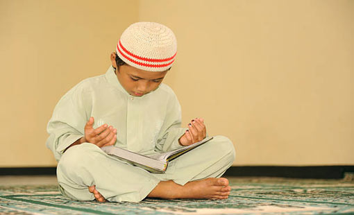 من مقومات التربية الصالحة