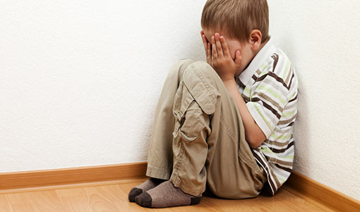 التعنيف البدني.. مُدمِّر لشخصية الطفل
