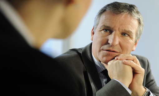 هل تجيد فن الإنصات؟