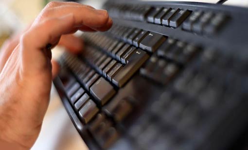 بريطانيا تغلق 28 ألف موقع إلكتروني