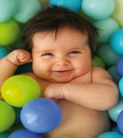 عائلة بريطانية ترزق بالمولودة الأنثى الأولى منذ أكثر من قرن