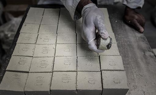 قرية عربية تنتج أغلى صابونة في العالم