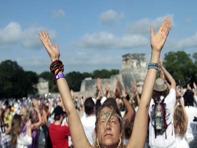 آلاف حول العالم انتظروا نهاية العالم