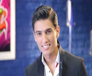 محمد عساف يسجل القرآن بصوته