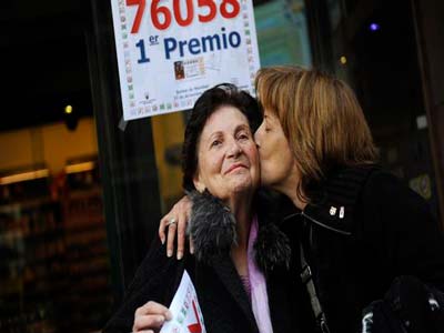 بلدة فقيرة تفوز بيانصيب قيمته 3 مليارات دولار