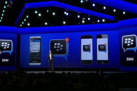 بلاكبيري ماسنجر يقترب من آيفون
