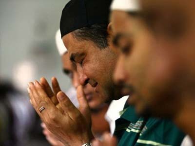 دعاء اليوم التاسع والعشرون: (اَللّهُمَّ غَشِّني فيهِ بِالرَّحْمَةِ، وَارْزُقْني فيهِ التَّوْفيقَ وَالْعِصْمَةَ،...)