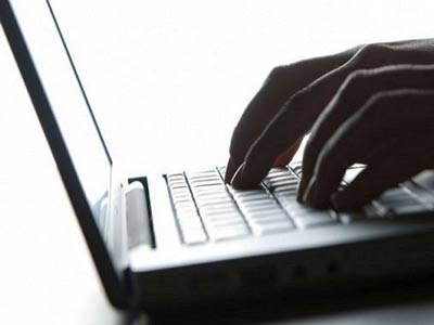 روسيا: إغلاق 342 موقعاً تروج للانتحار