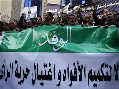 إعلامي مصري ساخر يواجه التحقيق بتهمة إهانة الرئيس