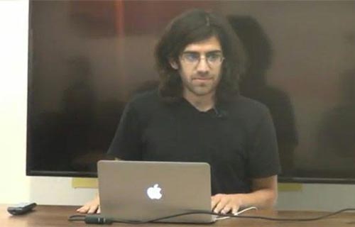 انتحار معجزة «الإنترنت» آرون شوارتز عن عمر يناهز 26 عاماً