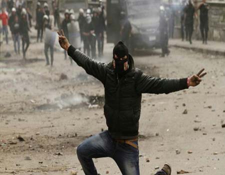 إسلاميون يواجهون «بلاك بلوك» بـ«وايت بلوك»