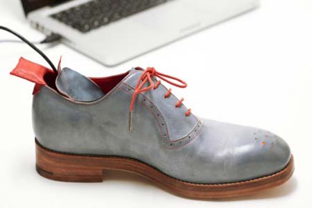 حذاء ذكي يرشدك إلى اتجاه منزلك