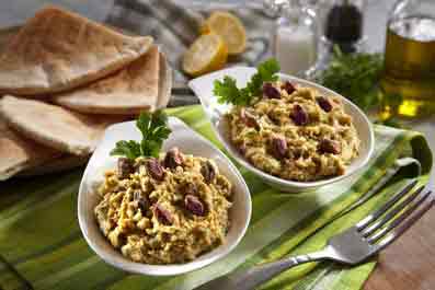 حساء الجزر بالكريما مع فخدة الضأن المحشوة بالبرغل والطماطم