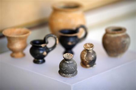 الشرطة الإيطالية تصادر كنوزاً تعود للحضارة الاترورية