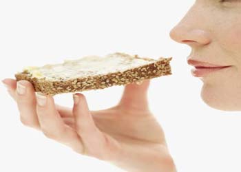 تناول الخبز يومياً يمنح الجسم مستوى جيد من الدهون الصحية