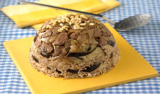 شوربة زبادي مع مقلوبة باذنجان باللحم