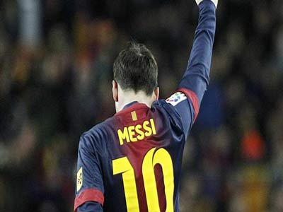 ميسي يغادر برشلونة قبل المعركة الحاسمة في انطلاق 2013