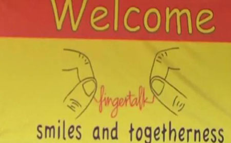 مقهى إندونيسي يوظف ذوي الإعاقة فقط