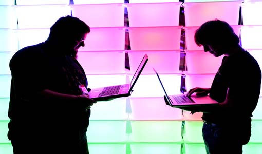 الإنترنت والعزلة الإجتماعية