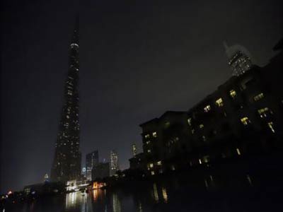 الإمارات في الظلام احتفاءً بـ «ساعة الأرض»