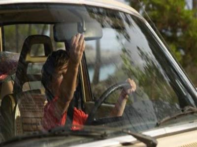 صبي يهرب بسيارة والده ويقودها عبر أوروبا